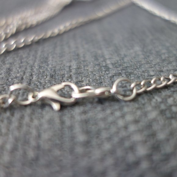 Metal Necklace with Trinkets! - Picture 7 of 8